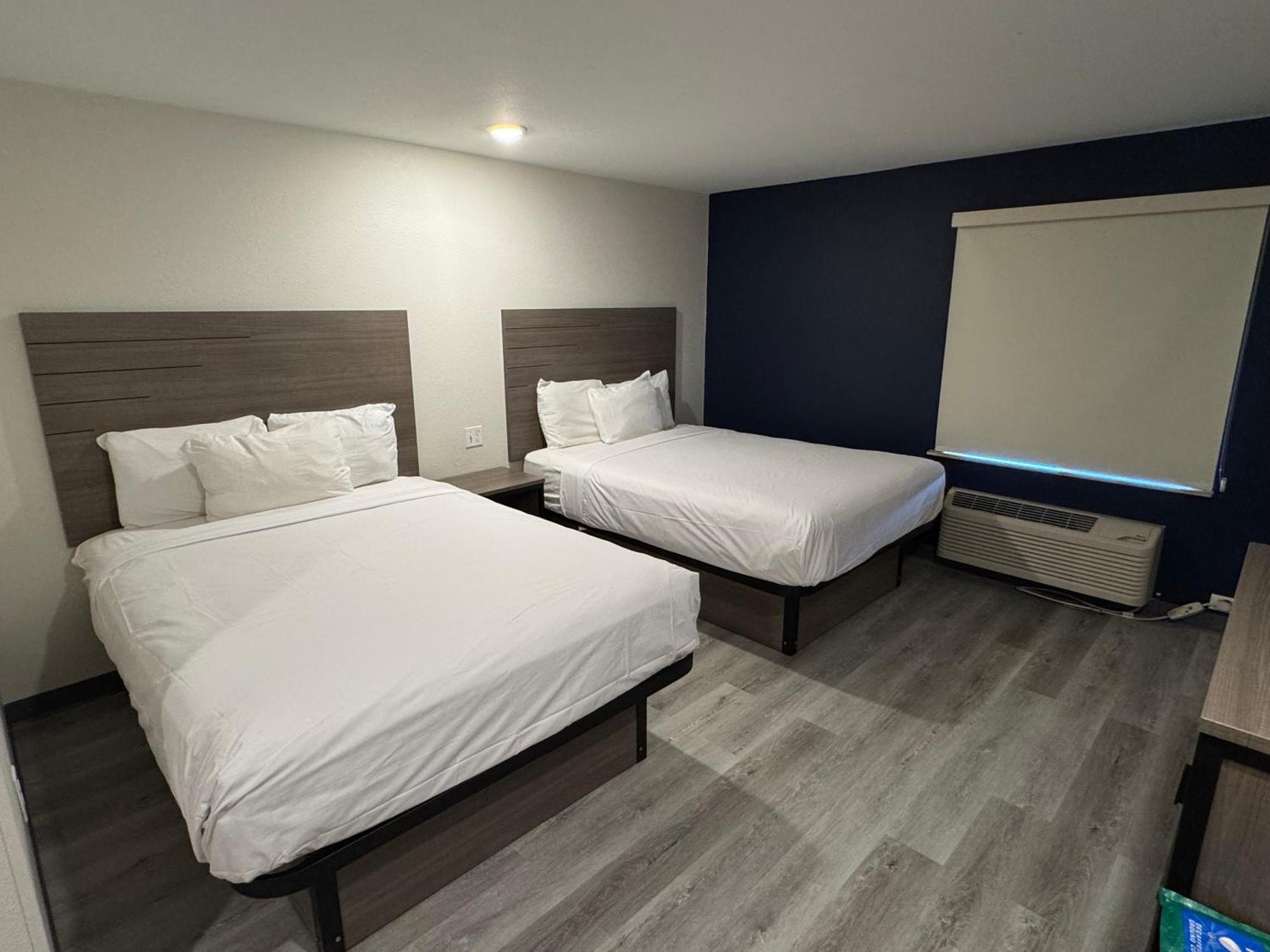 Hotel Baymont By Wyndham Dickinson Esterno foto