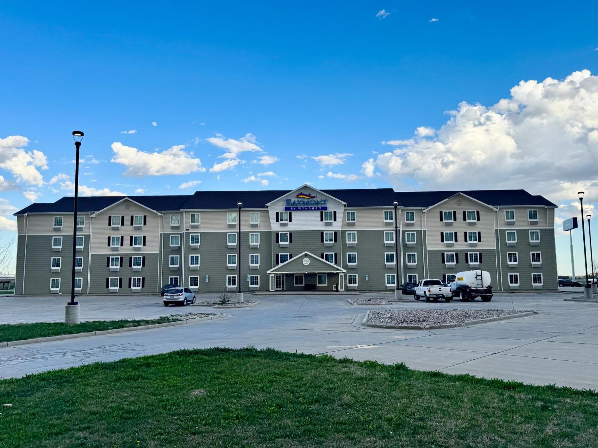 Hotel Baymont By Wyndham Dickinson Esterno foto
