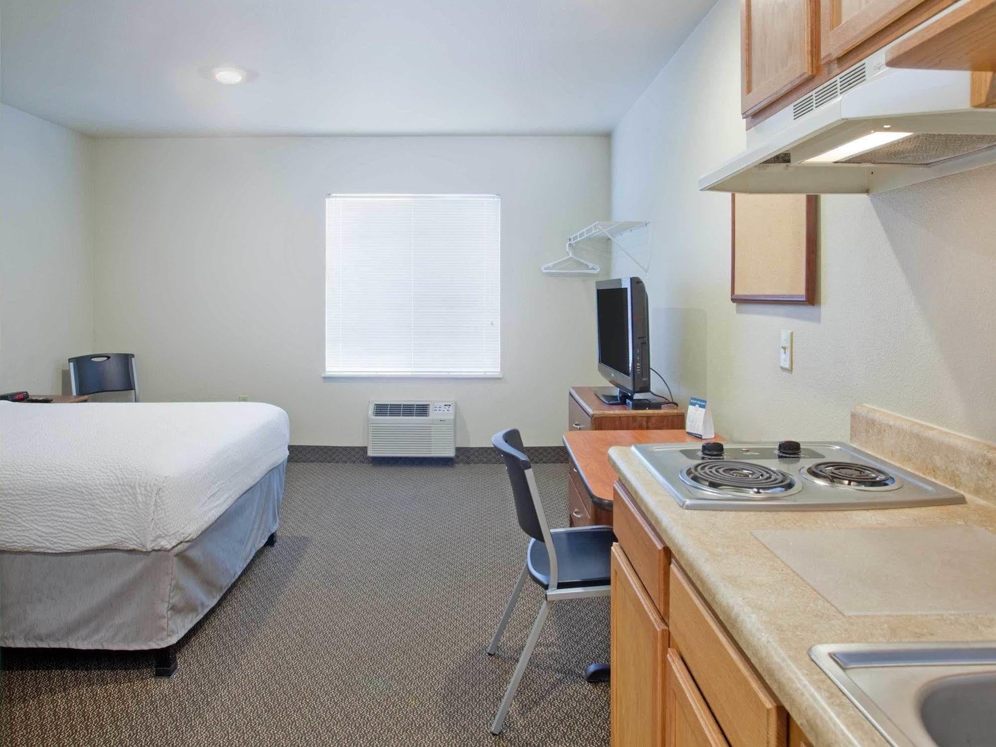 Hotel Baymont By Wyndham Dickinson Esterno foto